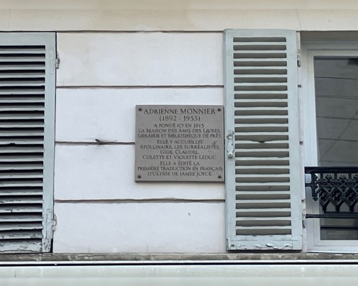 Gedenktafel Adrienne Monnier´s "La Maison des Amis des Livres, 7 Rue de l´Odeon 