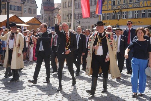 Die Prominenz v.li. : Dr. Fabritius,Bundesinnenminister Dobrindt, OB Dr. Christoph HZammert, Rainer Lehni